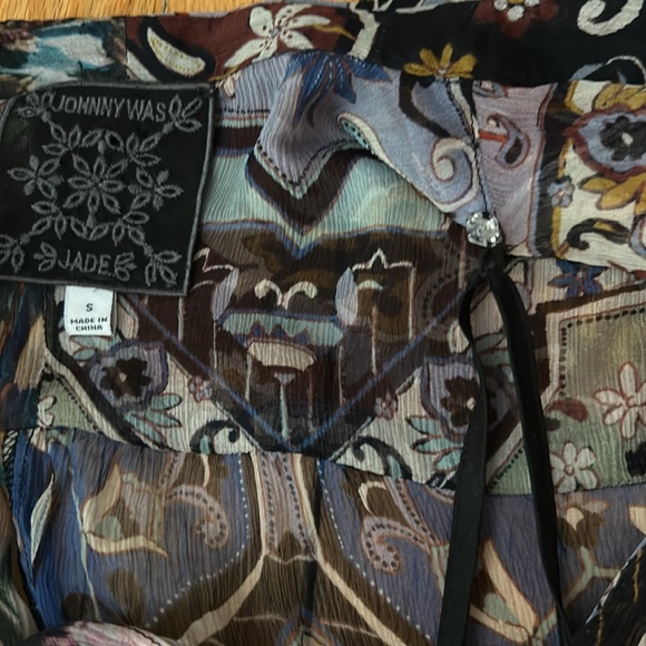 Johnny Was Silk 2 Print Button Up Blouse With Silk Cami - Picture 9 of 9
